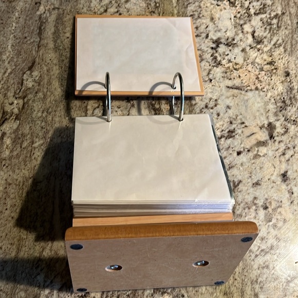 Photo flip through for memories and special pictures - Never used just display - Picture 4 of 5